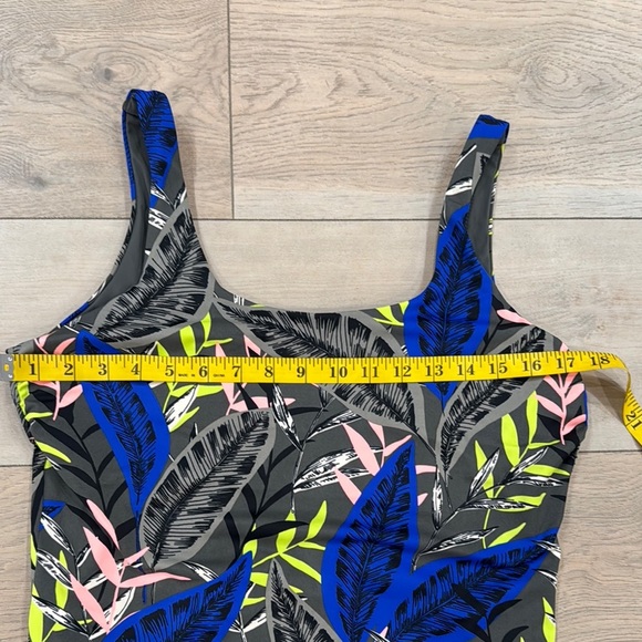 Athleta Midnight Palm Scoop Women’s One Piece Swimsuit - Picture 5 of 16